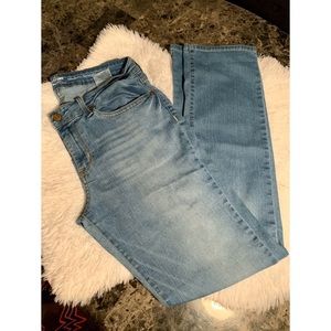 Women’s Levi jeans